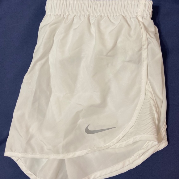 Nike Pants - NEW WHITE NIKE SHORTS